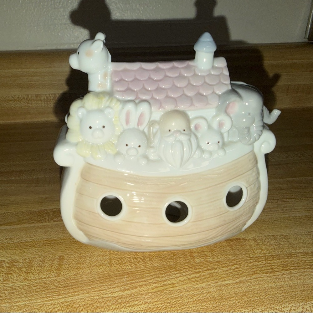 Porcelain Animal Noah's Ark home decor - Pink & Cream faith church bible